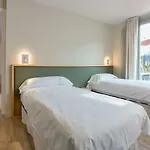 Barcella Tapia 아파트 *